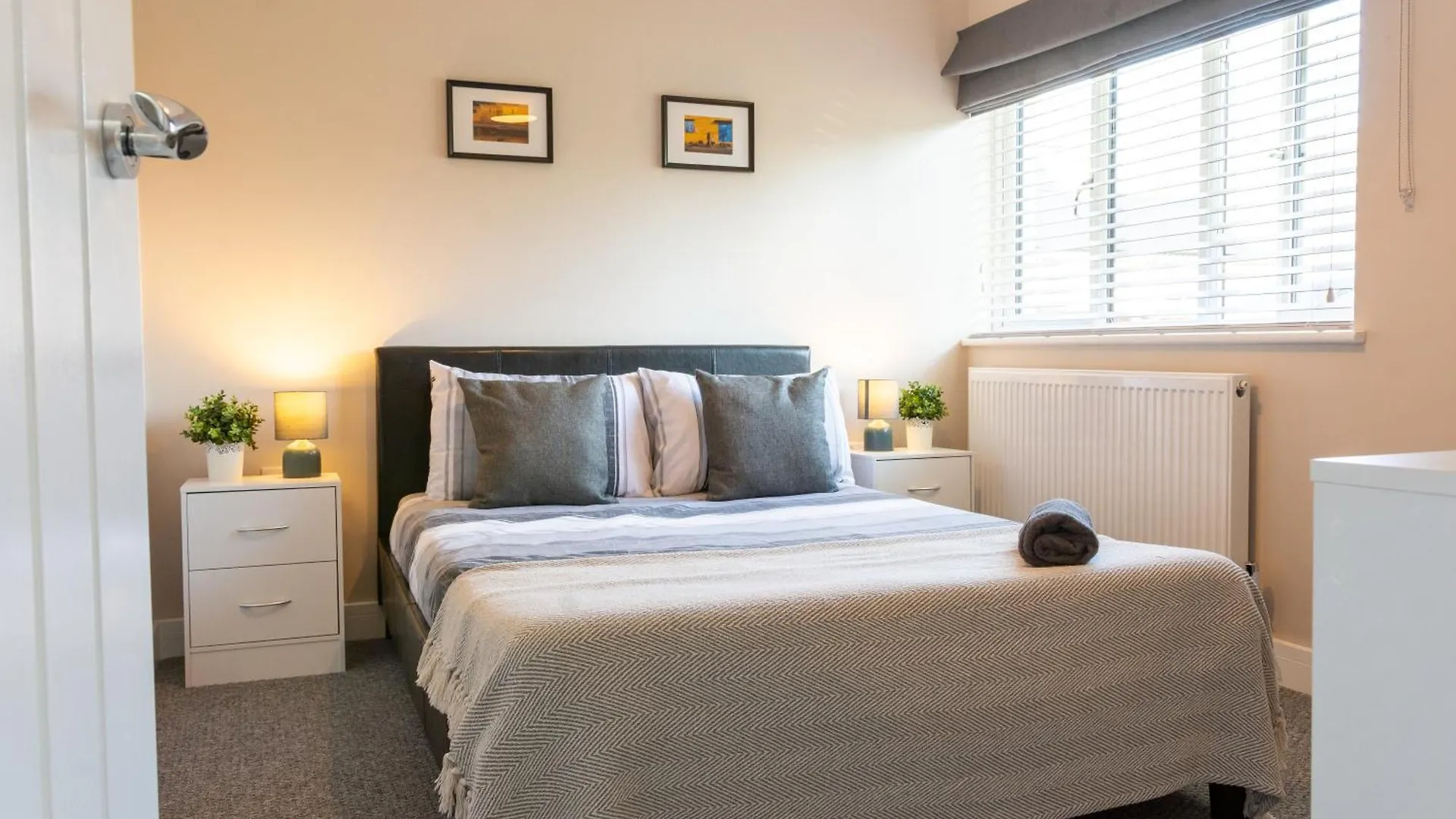 別荘 Stylish 4 Bed, Newly Renovated Home In ノッティンガム